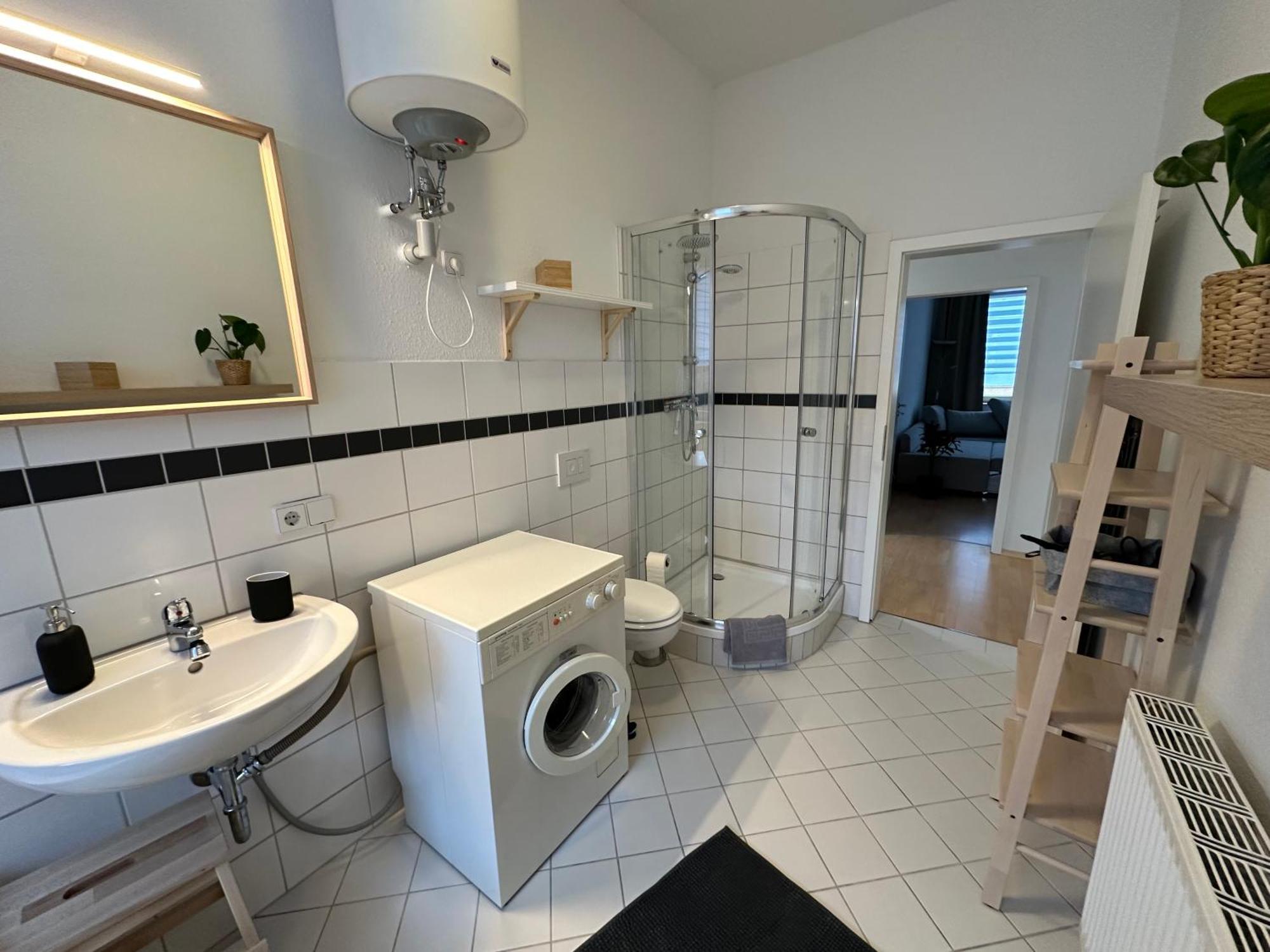 Ferienwohnung Fuer 8 Mit Balkon แอร์ฟวร์ท ภายนอก รูปภาพ