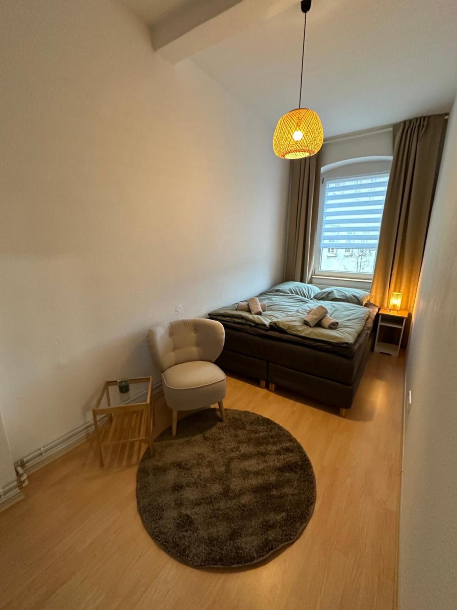 Ferienwohnung Fuer 8 Mit Balkon แอร์ฟวร์ท ภายนอก รูปภาพ